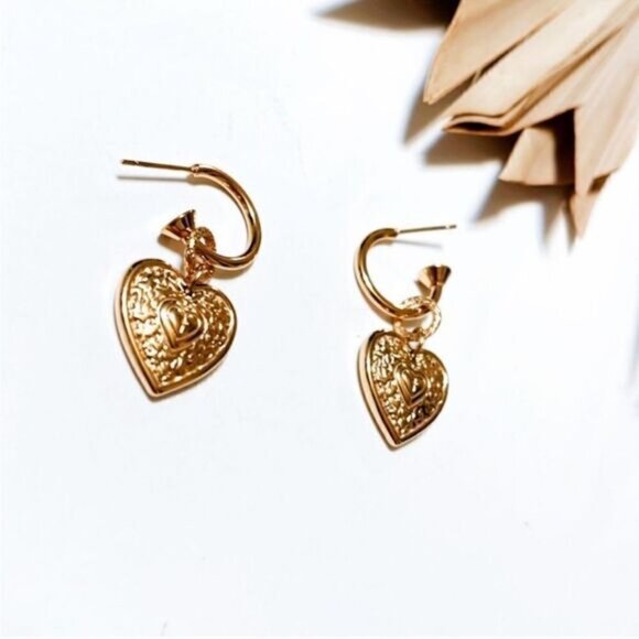 Gold Heart Hoop Earrings N1437 - Picture 4 of 6